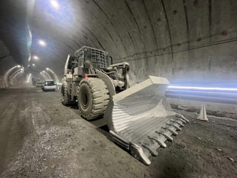 ホイールローダーＣＡＴ９６６Ｍ