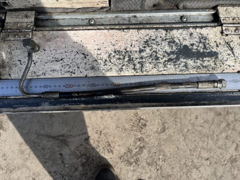 出来る限り純正に近い油圧ホース製作