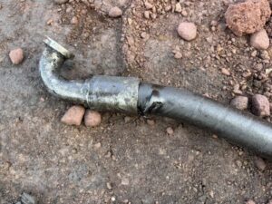 地面に置かれたホース